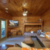 Отель Dunder Mountain Views Cabin Retreat 3 Bedroom Cabin by RedAwning, фото 9