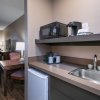 Отель Guest Inn & Suites - Midtown Medical Center, фото 44