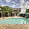 Отель Dallas Condo w/ Pool Access - Walk to Knox Street!, фото 13
