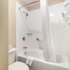 Отель Days Inn Biltmore East, фото 21