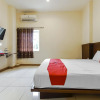 Отель RedDoorz Plus @ Karebosi Area 2, фото 7