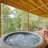 Отель Bright Ellijay Cabin w/ Decks & Hot Tub! в Токине-Роке