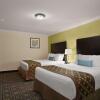 Отель Solara Inn and Suites, фото 4