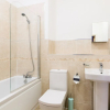 Отель Beautiful 2-bed Apartment Sleeps 5 in Birmingham, фото 8