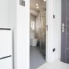 Отель NEW 2 Bed Comfort - Functional - Secure - Private, фото 10