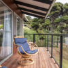 Отель Kingfisher's Perch - Takamatua Holiday Home, фото 16