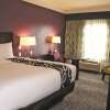 Отель La Quinta Inn & Suites by Wyndham Pearland - Houston South, фото 4