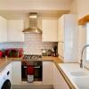 Отель 31 Cambrian Place, Swansea - Guest Homes, фото 4
