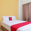 Отель Reddoorz@ Karet Pedurenan 4, фото 13