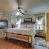 Отель Swimmin in the Smokies - Six Bedroom Chalet, фото 4