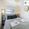 Отель 3 Bedroom Coventry House By Passionfruitproperties with Free Wi fi Large Garden and Driveway 52NRC, фото 5