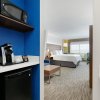 Отель Holiday Inn Express & Suites San Antonio NW near SeaWorld, фото 32