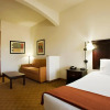 Отель HOLIDAY INN EXPRESS & SUITES SWEETWATER, фото 3