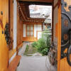 Отель Irang Hanok Guesthouse в Сеуле