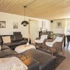 Отель 10 Person Holiday Home in Blavand, фото 8