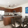 Отель Newly Remodeled Ground-floor Unit in Flamingo in Front of Beach, фото 23