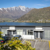 Отель Gorgeous Lake & Mountain View Apartment, фото 1