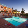 Отель Oasis Skaleta Hotel, фото 1