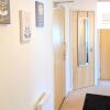 Отель Corporate 2Bed Apartment with Balcony & Free Parking Short Lets Serviced Accommodation Old Town Stev, фото 4