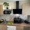 Отель Spacious one Bedroom Apartment With Free Parking, фото 4