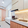 Отель Homey And Simply Look Studio Room Apartment B Residence, фото 4