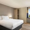 Отель Microtel Inn & Suites Montreal Airport-Dorval QC, фото 7