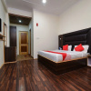 Отель OYO 15699 Hotel Conifer, фото 19
