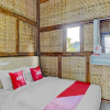 Отель OYO 90225 Rumah Bambu Trawas syariah, фото 4