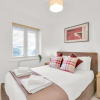 Отель Foxherne 5Bdrm 3BA Serviced House Slough, фото 13