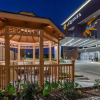 Отель La Quinta Inn & Suites by Wyndham Houston East at Sheldon Rd, фото 1