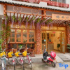 Отель Yangshuo Fenglin Evening Inn (Bus Terminal Opera House Store), фото 1