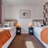Отель CAPRI 13 SA - Cosy 2 bed house, Close to M1 & Loughborough University, Free WIFI, Free PARKING, - As, фото 7