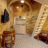 Отель Deluxe Studio in a 900 yr old Luxury Home - 1, фото 13