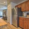 Отель Stylish Family Townhome: 1 Mi to Beach & Boardwalk, фото 14