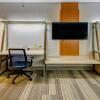 Отель Holiday Inn Express And Suites London, an IHG Hotel, фото 5