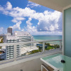Отель Fontainebleau Miami Beach Private Suites, фото 1