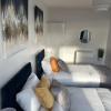 Отель Spacious 2BR City Center Apartment, фото 7
