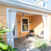 Отель Orange Tiki 2 Bedroom Townhouse, фото 16