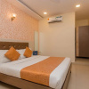 Отель Golden Nest by OYO Rooms, фото 3