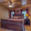 Отель Peak of Perfection by Escape to Blue Ridge, фото 18