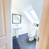 Отель Luxury Birmingham Getaway- 3-bedroom House Sleep 9, фото 28