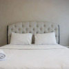 Отель Comfortable And Spacious Studio Apartment At Tamansari La Grande, фото 4