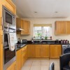 Отель 3 Bedroom House In Central Wimbledon, фото 12