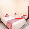 Отель OYO 1374 Semampir Residence At Ahmad Yani, фото 4