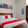 Отель RedDoorz near Padang Golf Adisucipto, фото 4