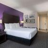 Отель La Quinta Inn Suites Clifton/Rutherford, фото 5