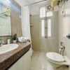 Отель BluO Modern 1BHK - DLF Galleria Market, фото 8