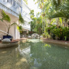Отель Apartments at The White House Port Douglas, фото 27