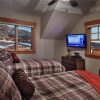 Отель Peaks Grande Chalet 8 BedroomHoliday home By Moving Mountains, фото 2