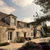 Отель Le Clos de Léglise в Ури